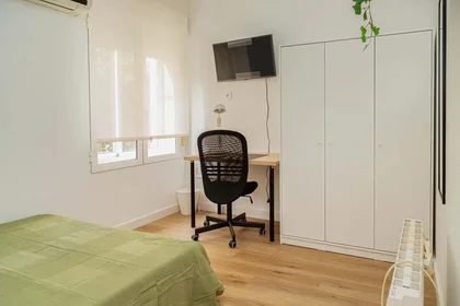 Private room at C. de Mariano Barbasán, 12, 50006 Zaragoza, Spain, image 16 of 31