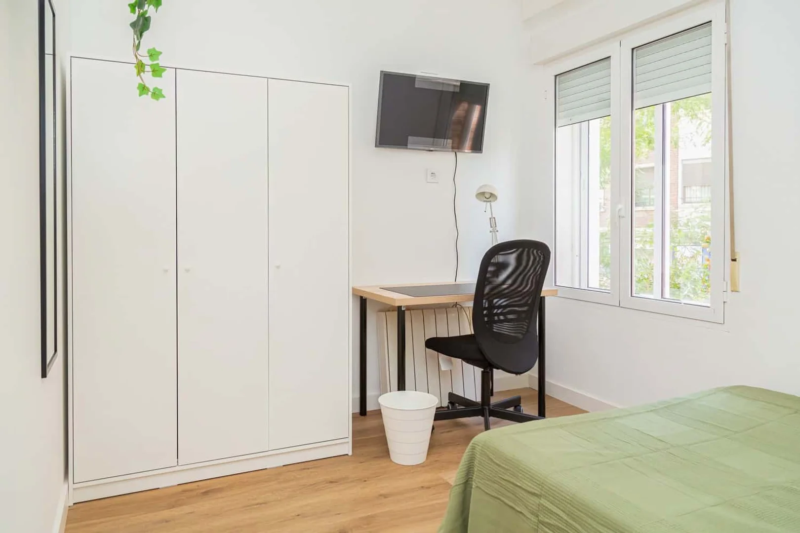 Room for rent in student apartment in , fully furnished