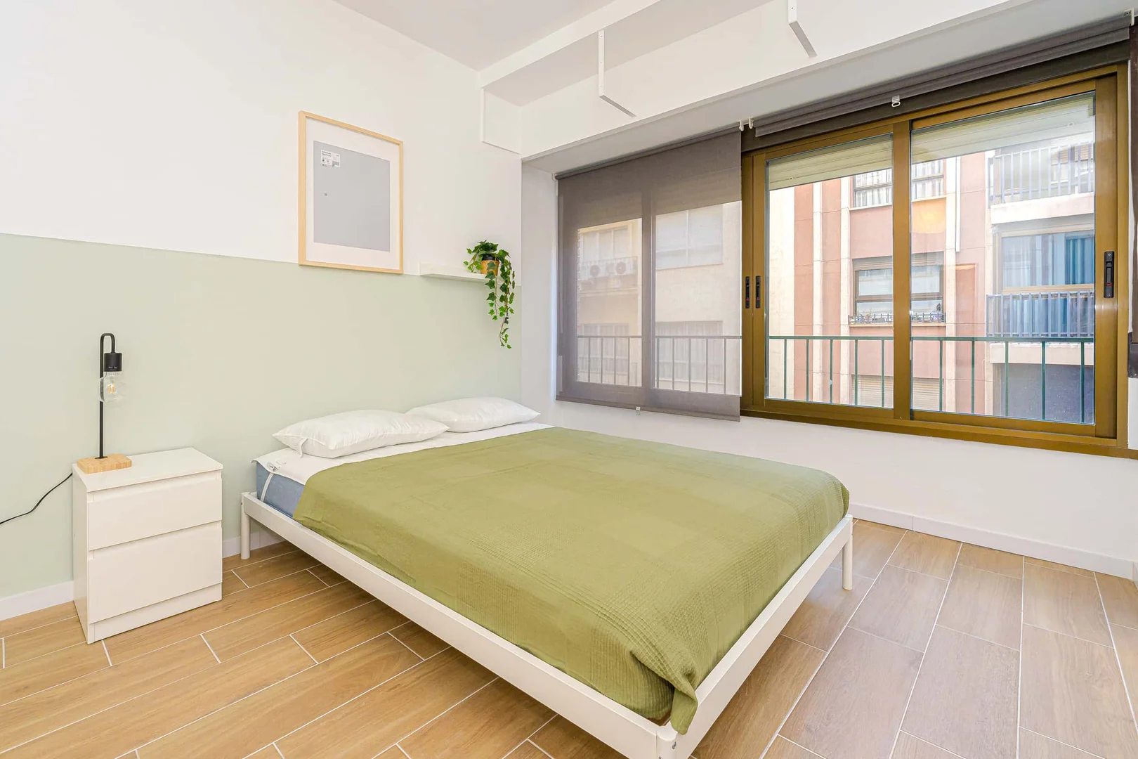 Comfortable and spacious student room in 