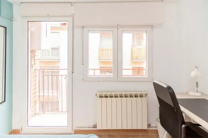 Quarto privado em C. de Las Navas de Tolosa, 46, 3º puerta a, Delicias, 50010 Zaragoza, Spain, imagem 5 de 38
