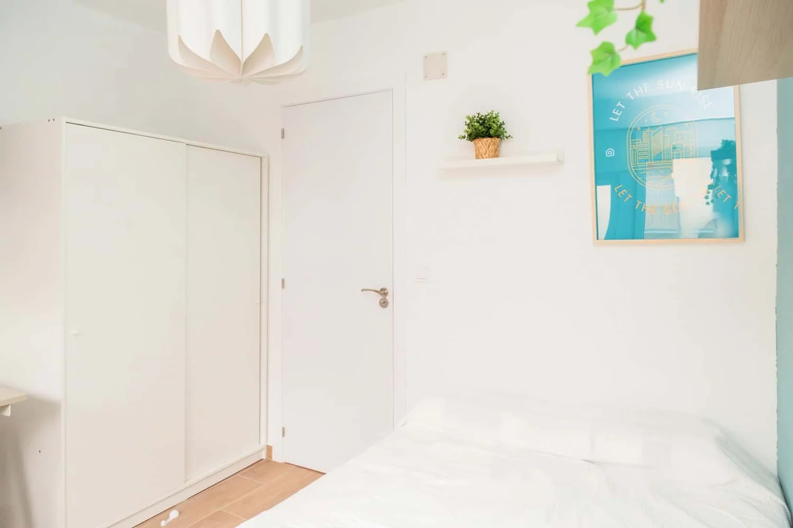 Quarto acolhedor para estudantes disponível em 