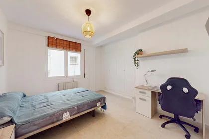 Habitación privada en Av. dels Països Catalans, 34, pt b, 43206 Reus, Tarragona, Spain, imagen 2 de 28