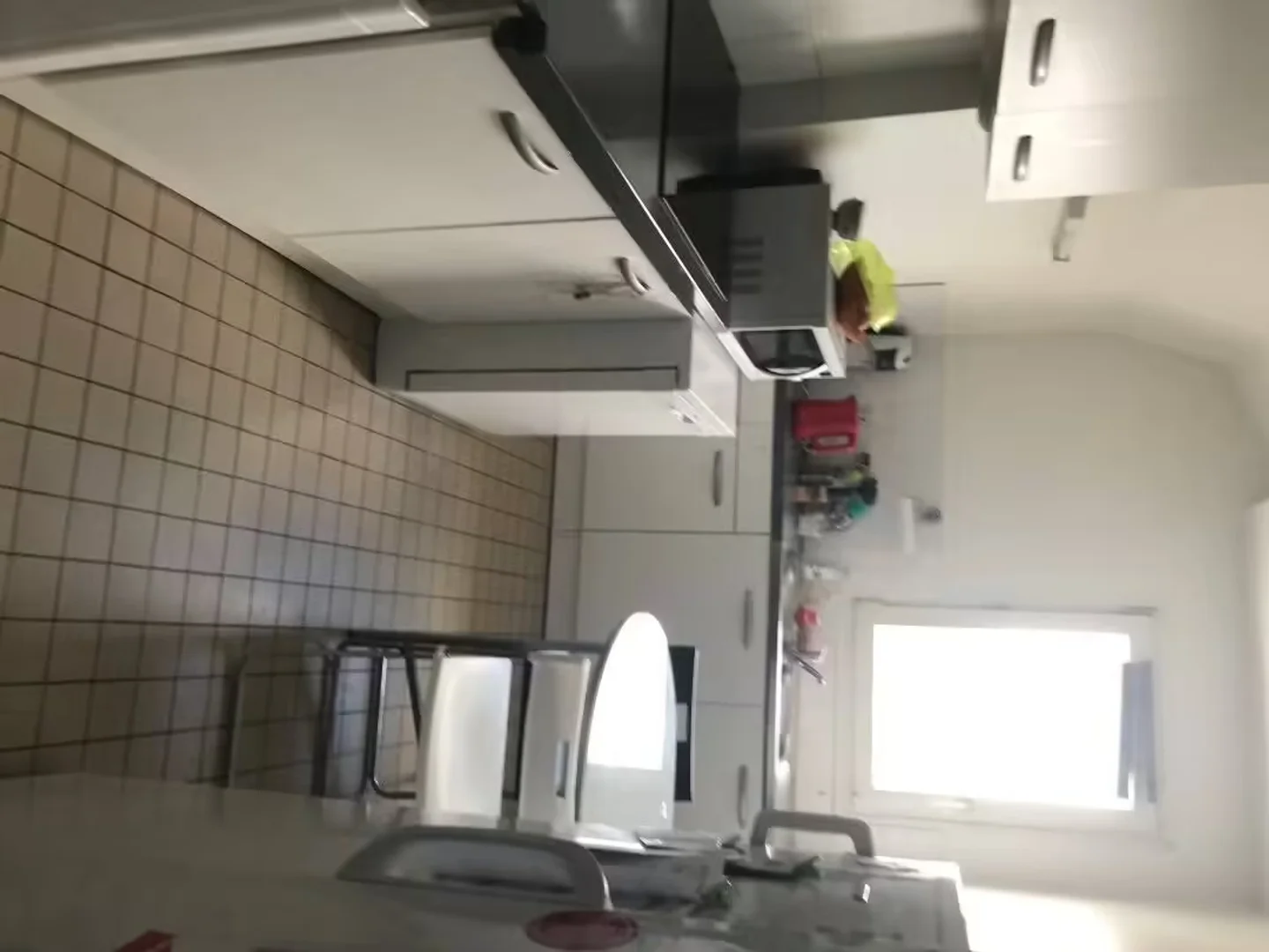 Öğrenciler için rahat oda  bölgesinde mevcut
