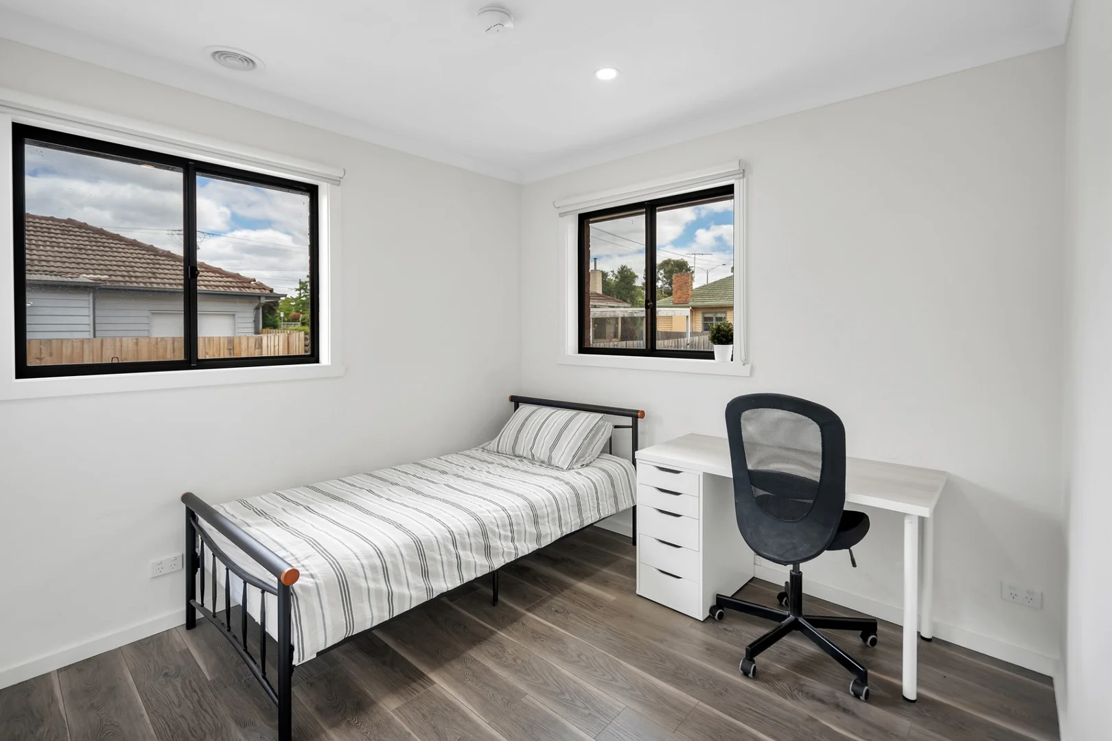 Functional student room perfect for studying in
