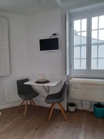 Dairenin tamamı konumu Rua da Sofia, Coimbra, 7 10 görüntüsü