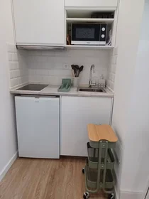 Toda a acomodação em Rua da Sofia, Baixa Citadina, imagem 5 de 7