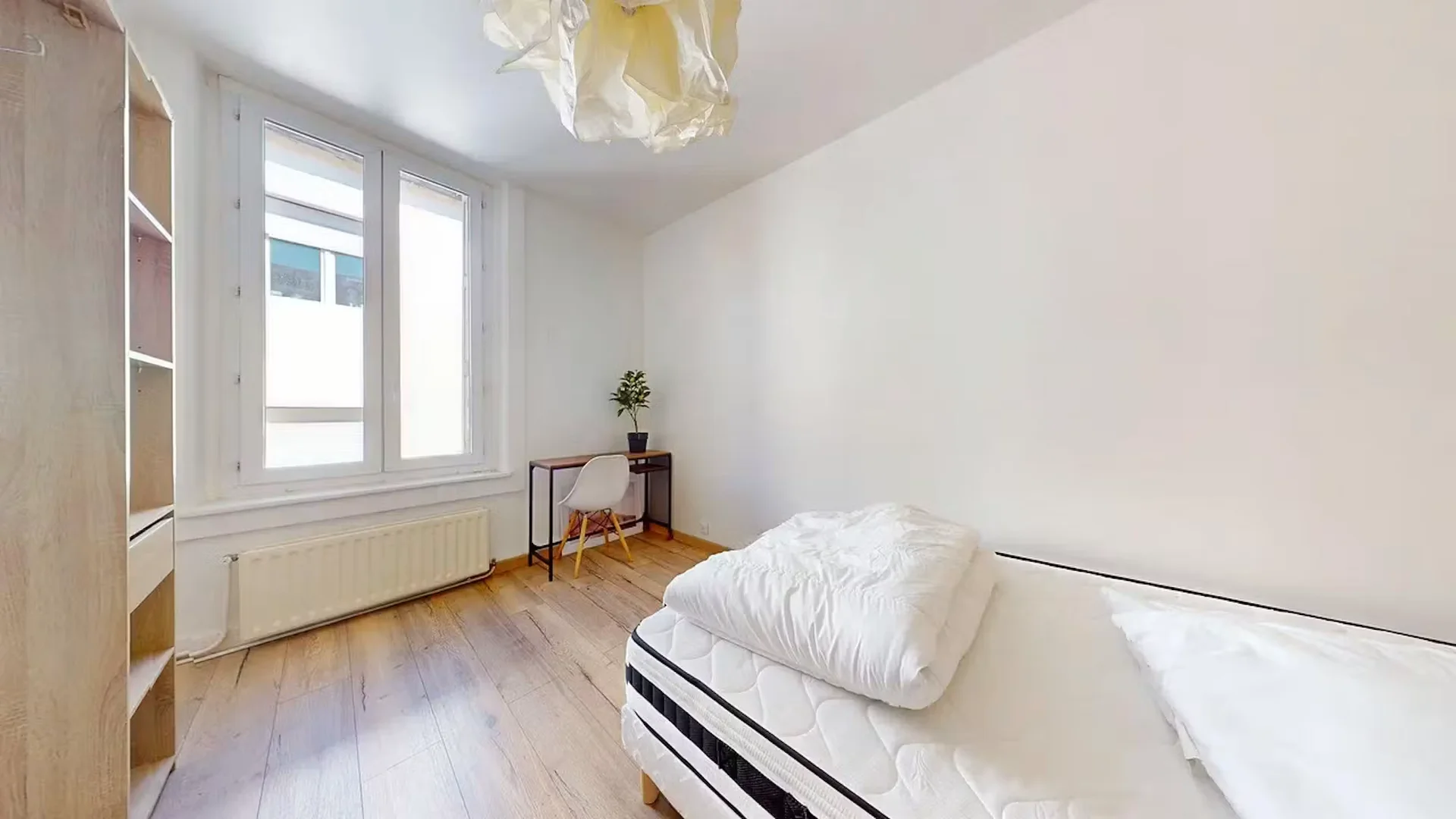 Funktionelles Studentenzimmer perfekt zum Studieren in 