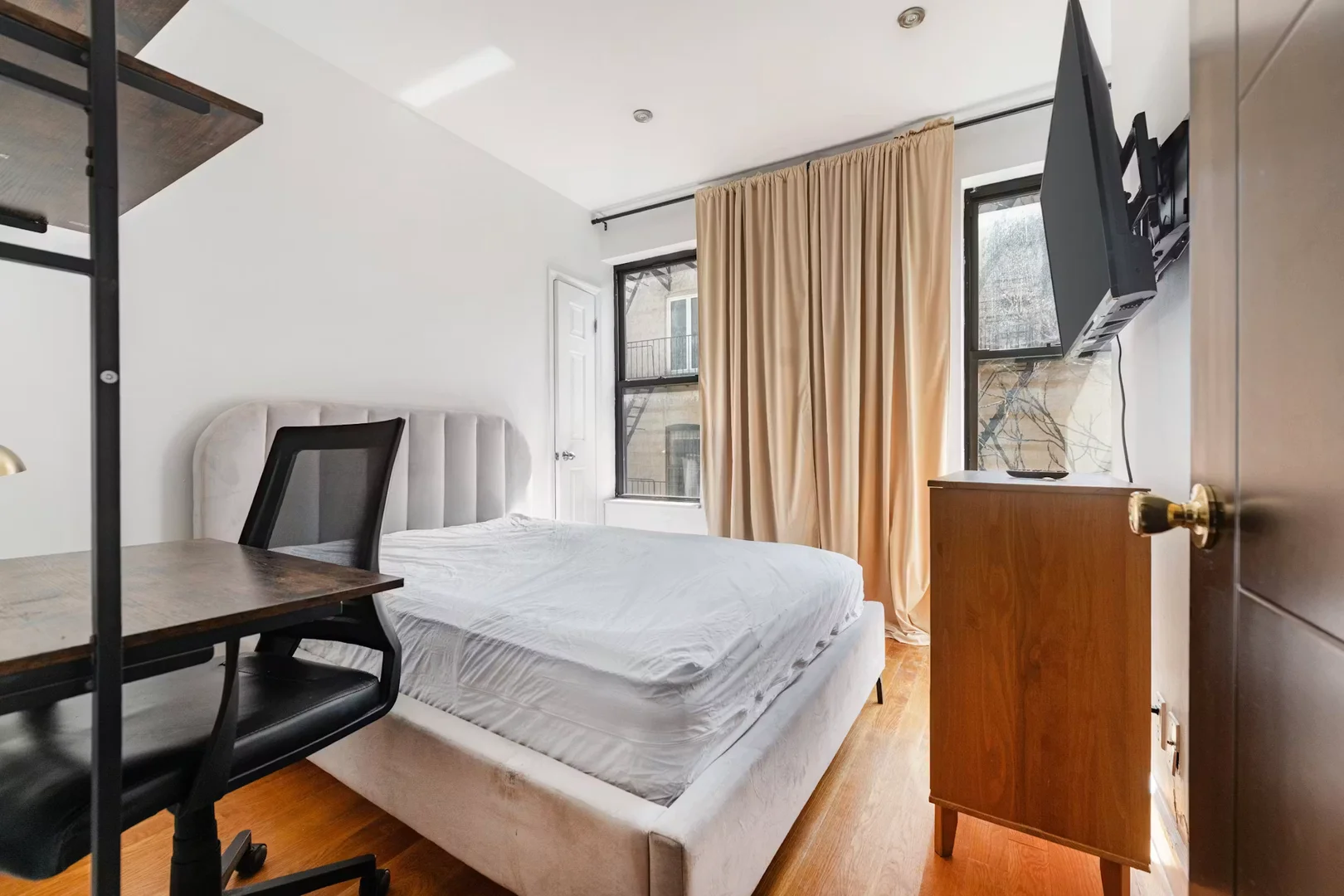 Habitación para estudiantes en  con área de estudio y facilidades compartidas