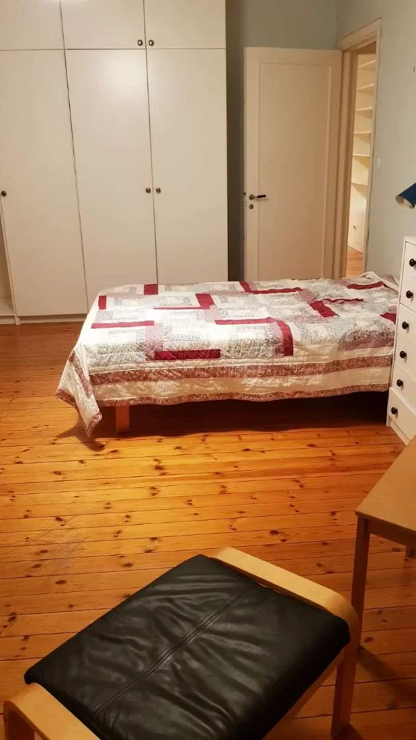 Habitación estudiantil económica cerca del campus en