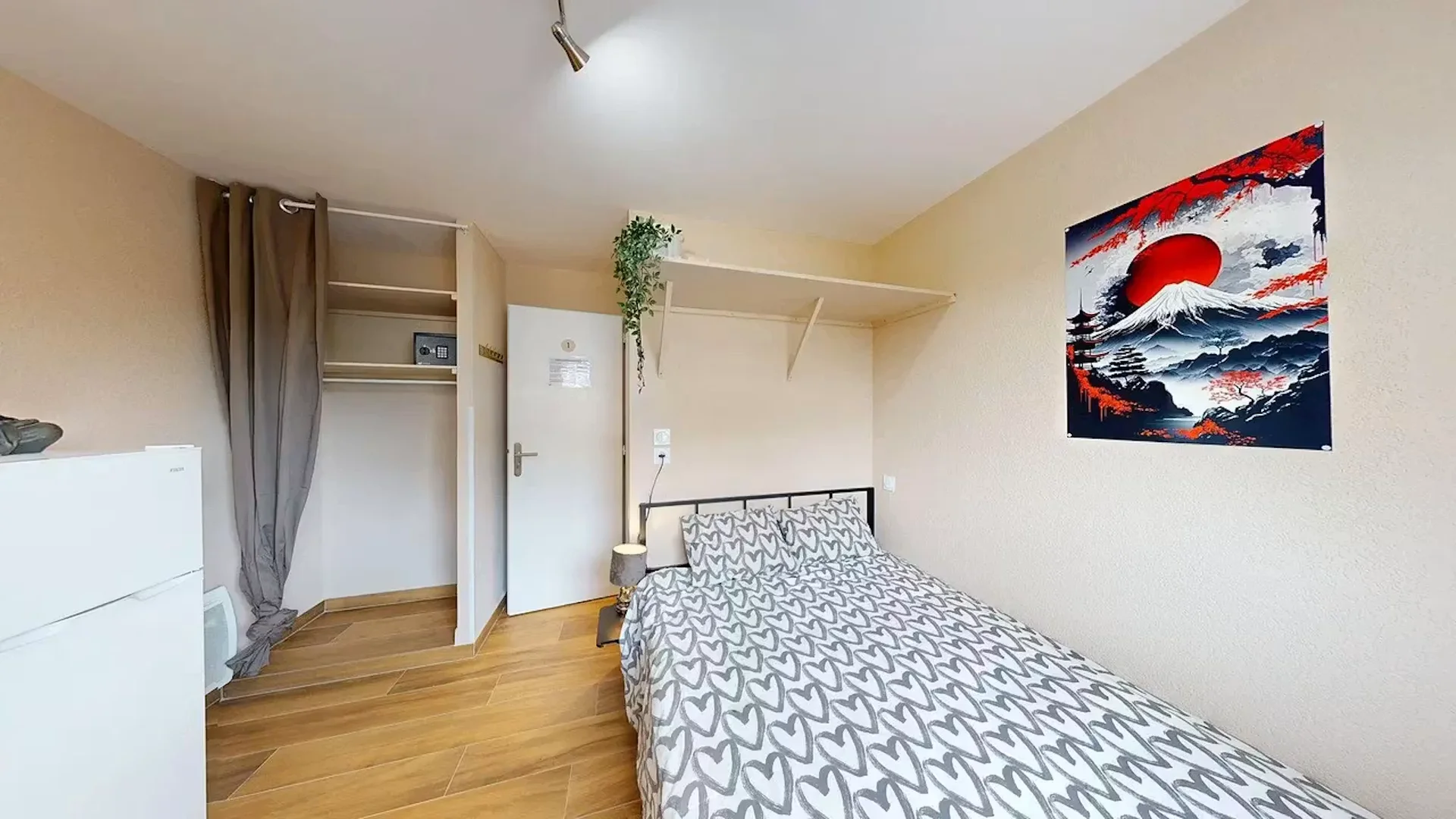 Room for rent in student apartment in , fully furnished