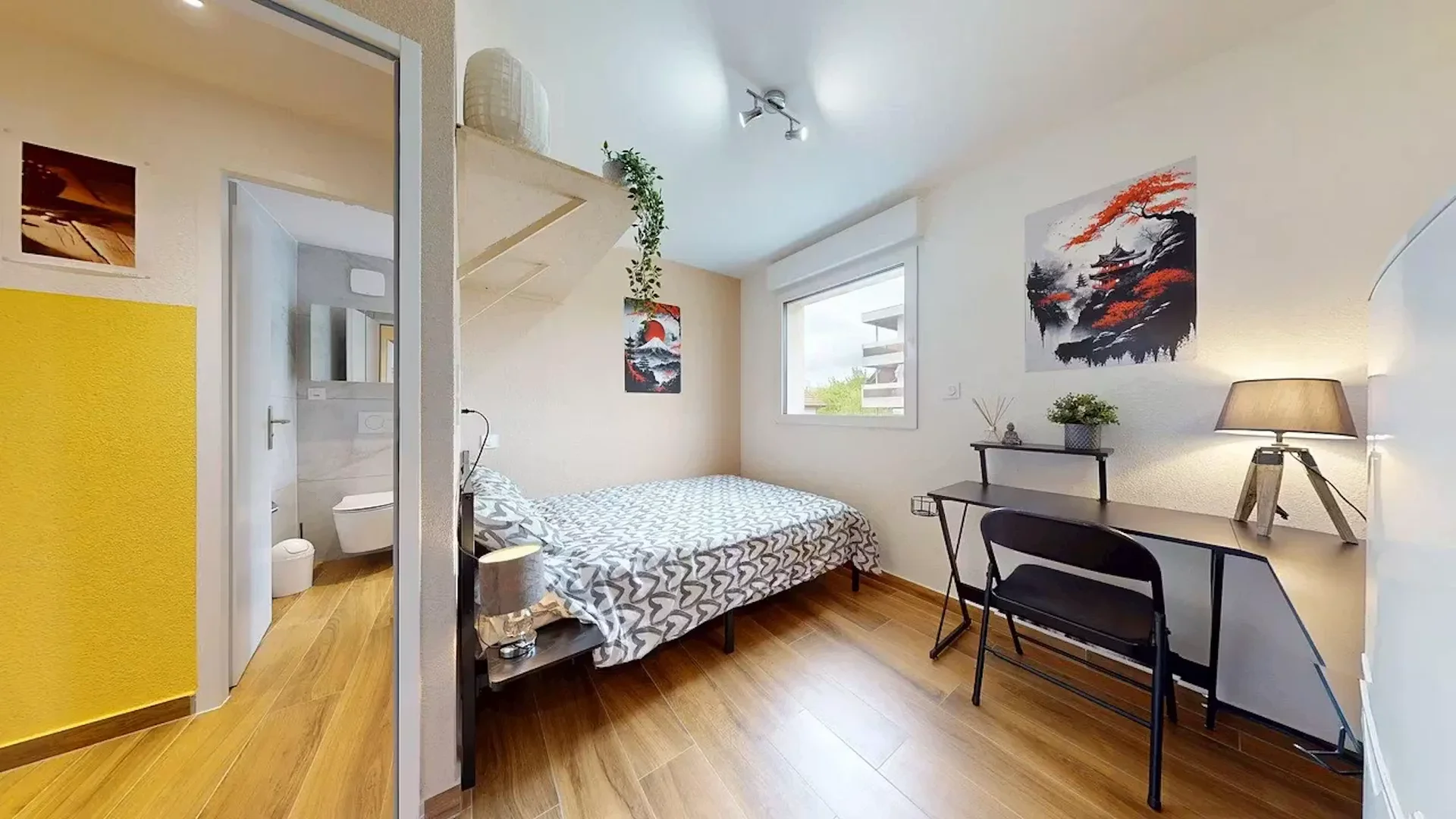 Economical student room with convenient location in