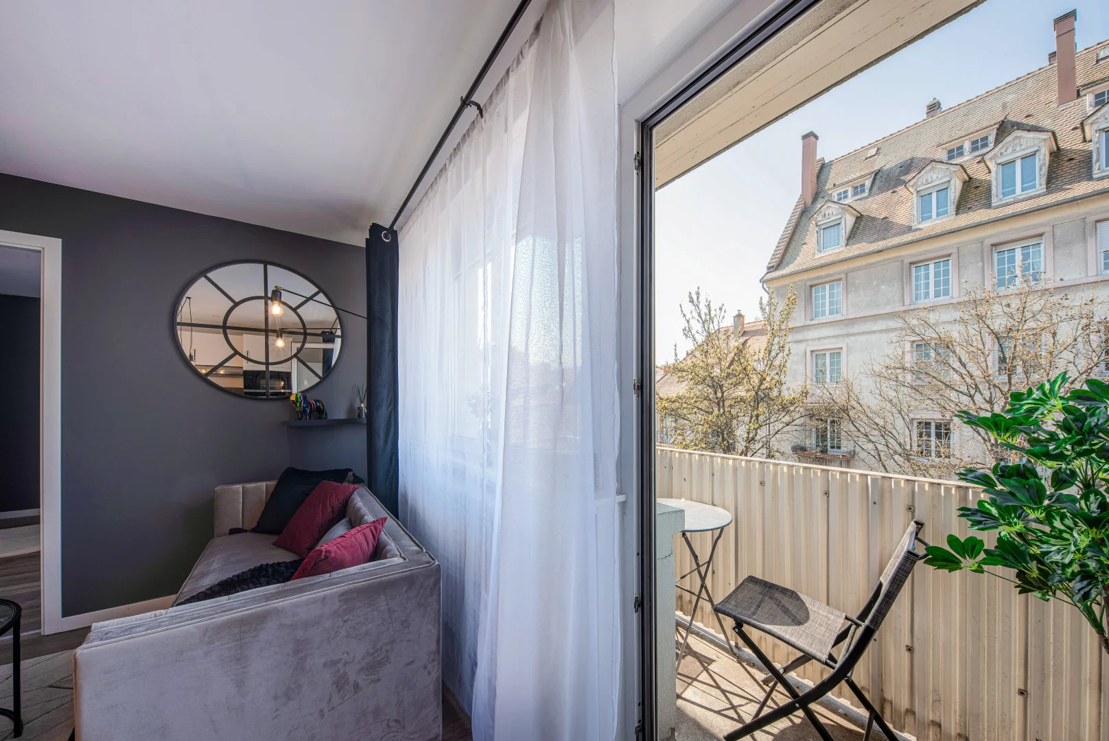 Economical student room with convenient location in 