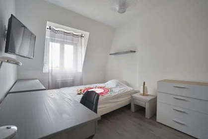 Private room at 93 Rue du Barbâtre, 51100 Reims, France, image 1 of 8