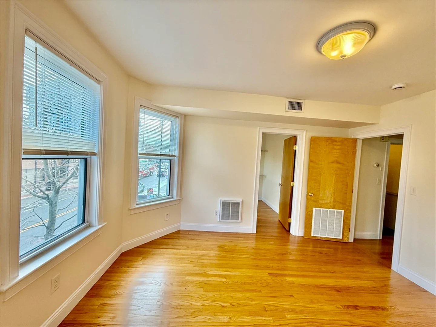 724, Cambridge St., Unit 2, Wellington, Cambridge, MA, 02141