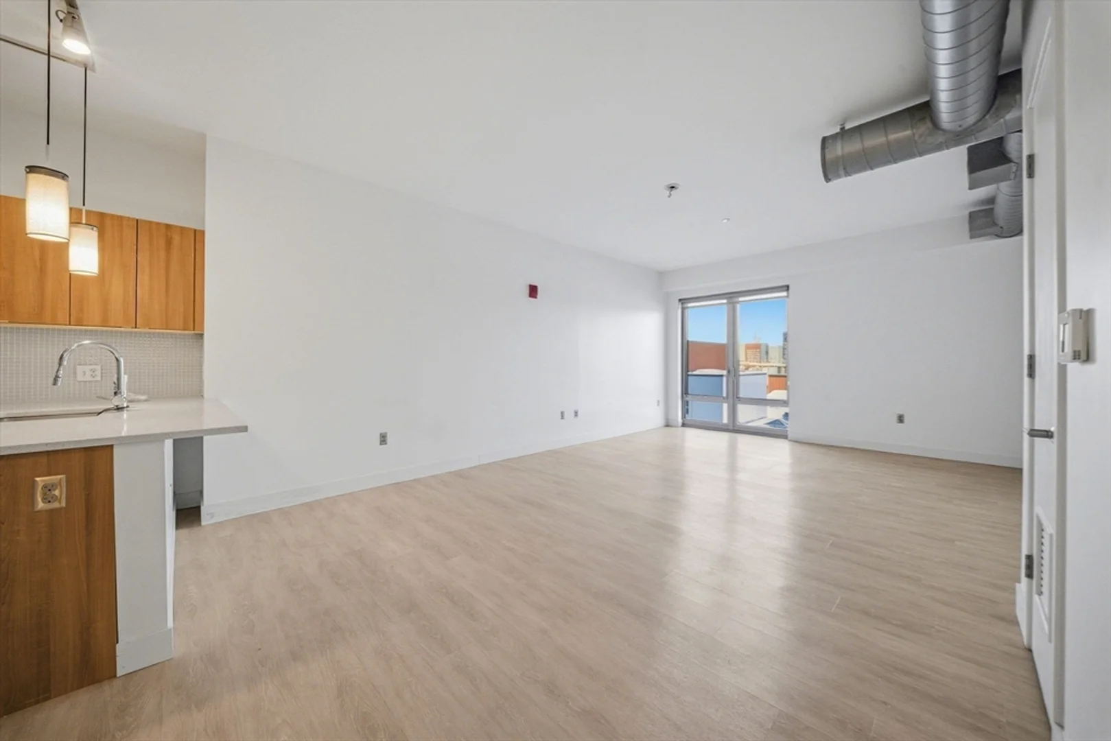9, Medford St., Unit 410, Assembly Square, Somerville, MA, 02143