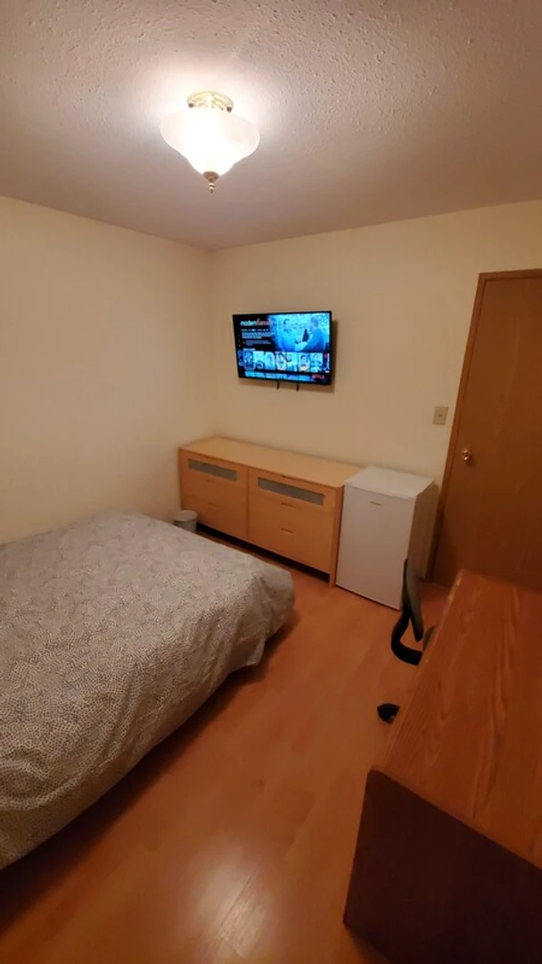 Pokój do wynajęcia z podwójnym łóżkiem w Vancouver