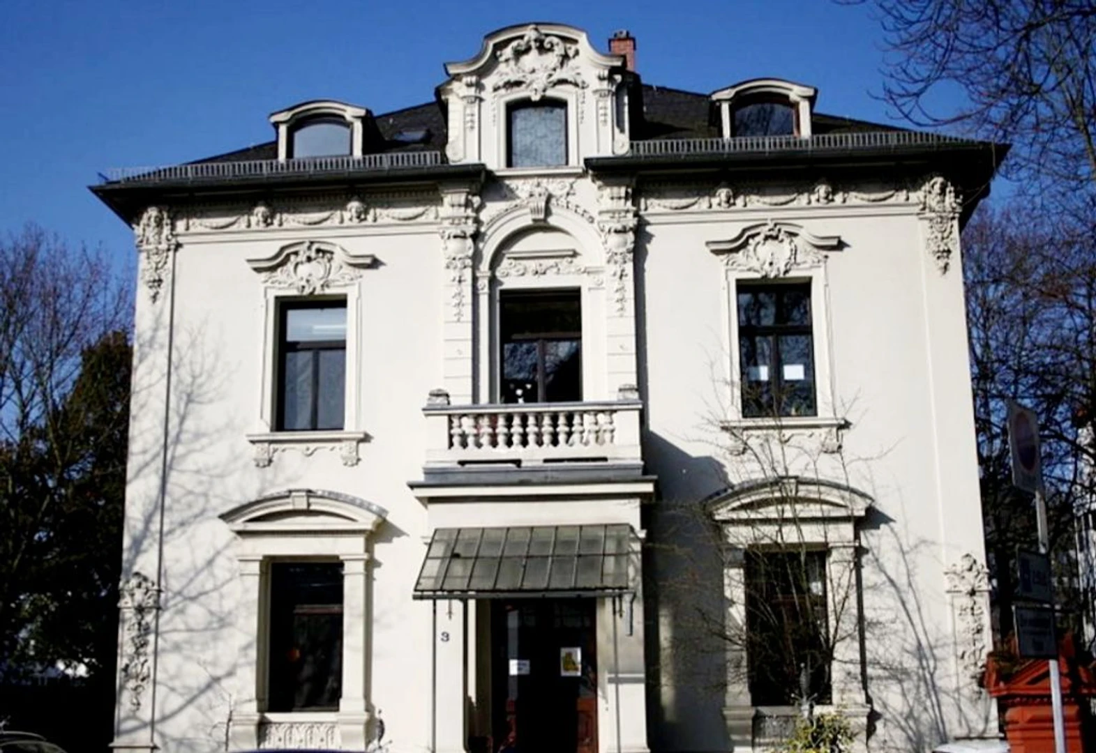 Alojamiento con 3 habitaciones en Wiesbaden
