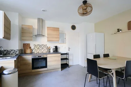 Özel oda konumu 25 Rue Chanzy, 59800 Lille, France, 22 29 görüntüsü
