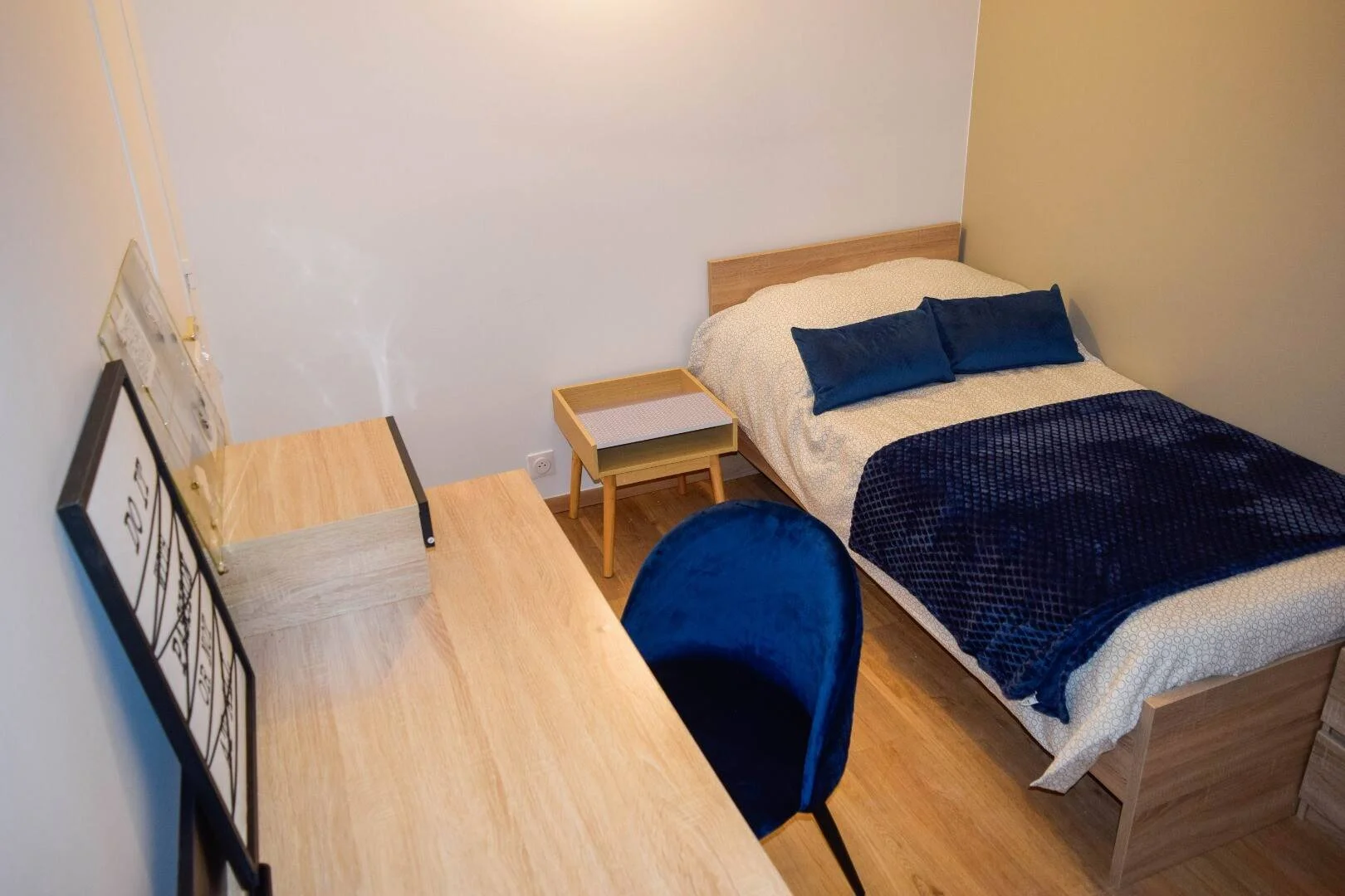 Habitación para estudiantes en  con área de estudio y facilidades compartidas