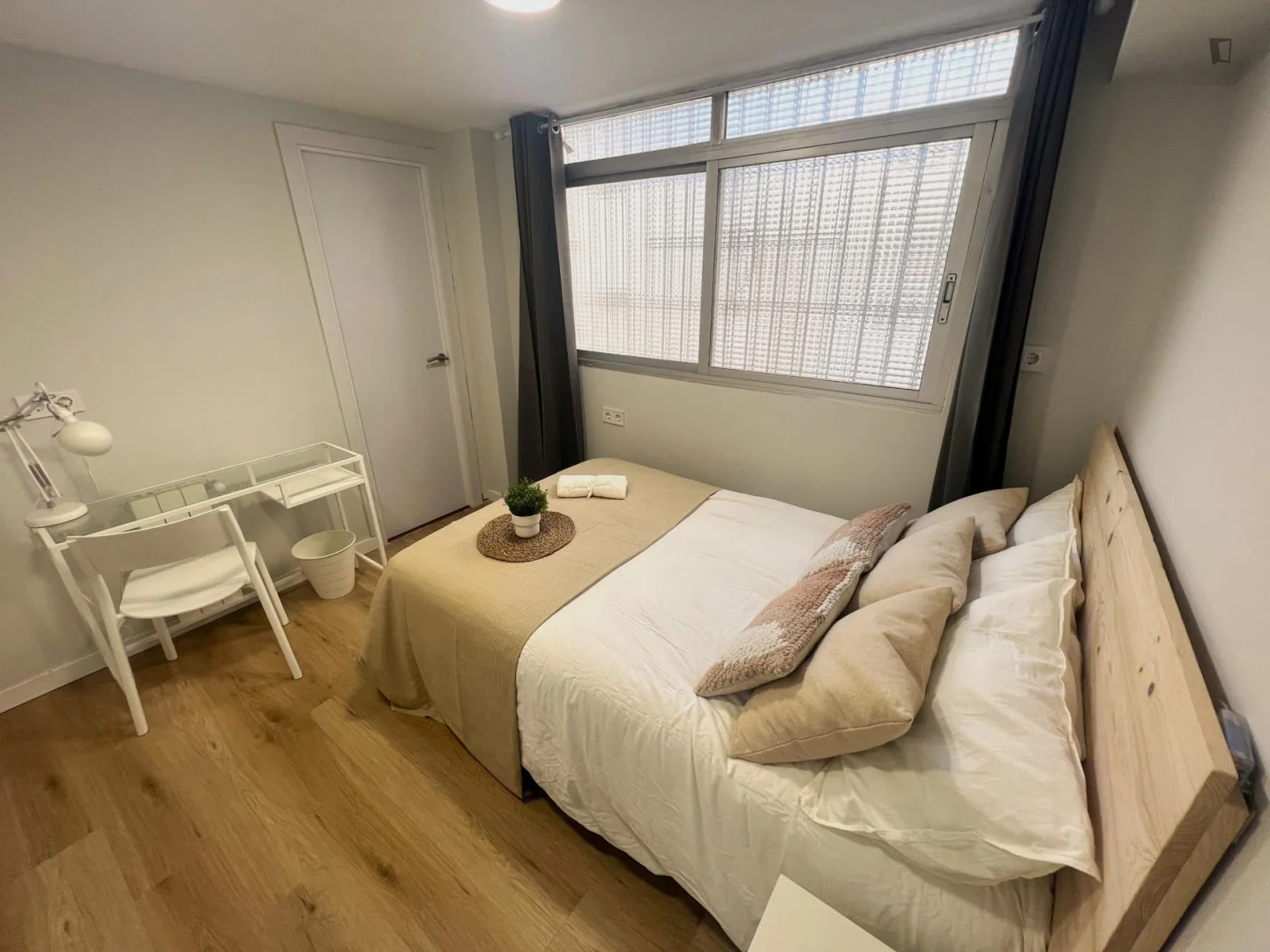 Cozy room for students available in 
