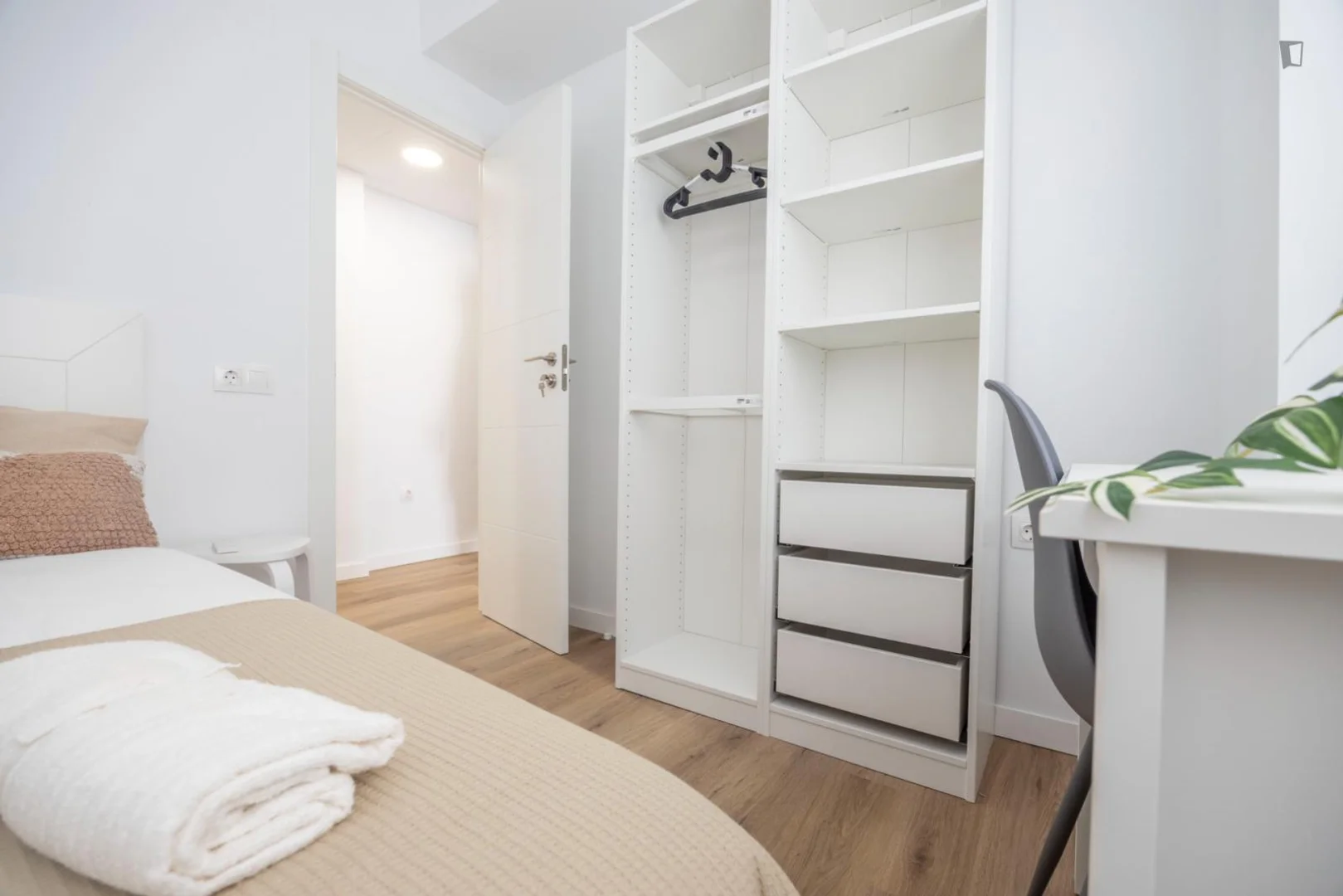 Chambre à louer dans un appartement d'étudiant à , entièrement meublée
