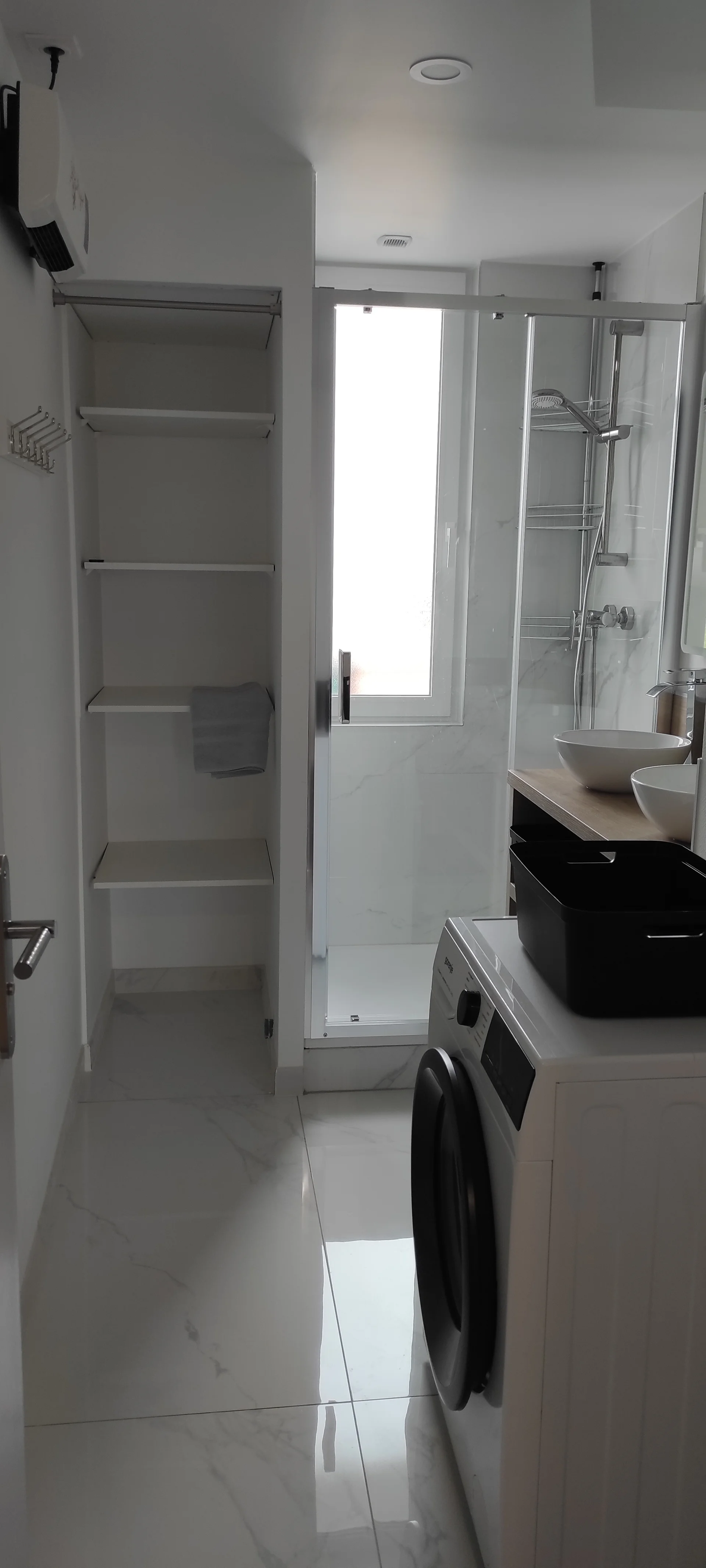 Quarto de estudante económico com localização conveniente em 