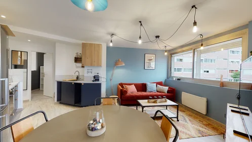 Private room at 250 Avenue de Casselardit, 2e étage, image 12 of 22