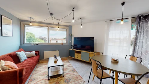 Private room at 250 Avenue de Casselardit, 2e étage, image 15 of 22