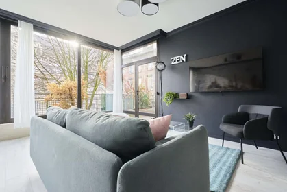Private room at 2 Pl. du Chapitre, 51100 Reims, France, image 9 of 15