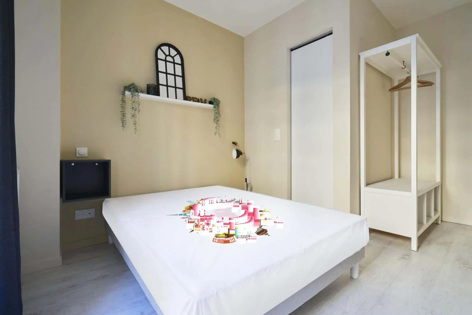 Affordable room for students with ample lighting in 