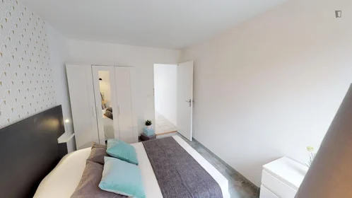 Privatzimmer in der Rue Salvador Allende, bild 1 von 16