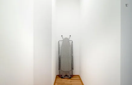 Entire apartment at Leopold-Böhm-Straße, image 14 of 15