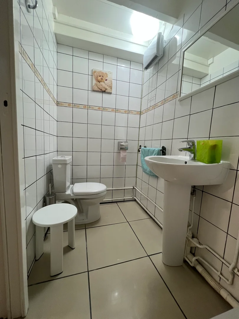  bölgesindeki öğrenciler için tam donanımlı stüdyo daire