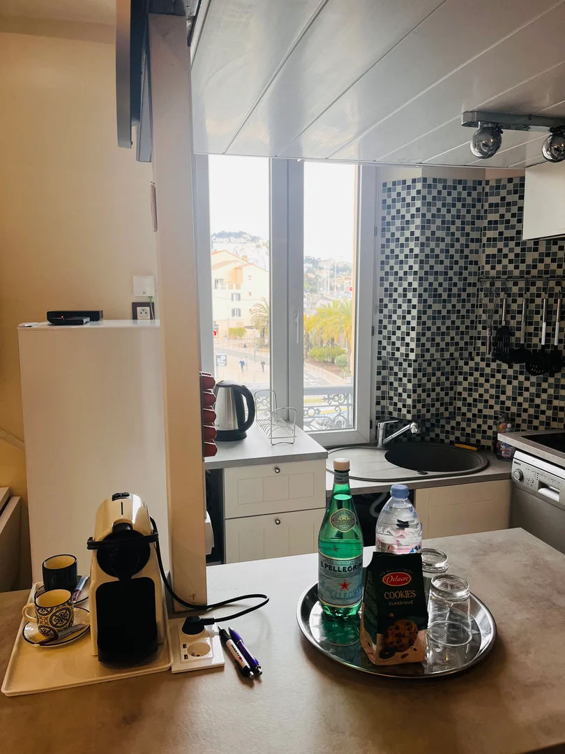 Fully equipped studio flat for students in