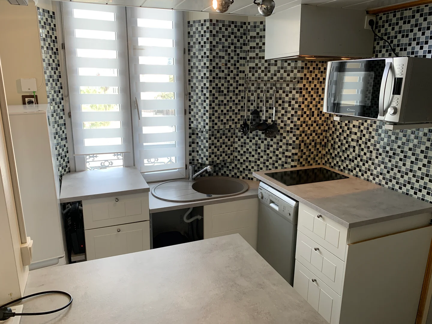 Self-contained studio for students in central