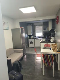 Studio à Rue Charlie Chaplin, 91080 Évry-Courcouronnes, image 1 de 11