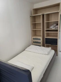 Studio à Rue Charlie Chaplin, 91080 Évry-Courcouronnes, image 10 de 11