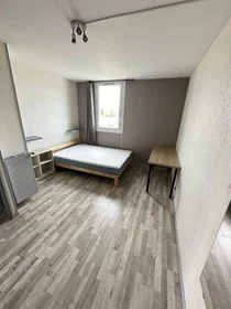 Studio à Allée du Pourquoi Pas, 91000 Évry-Courcouronnes, image 2 de 14