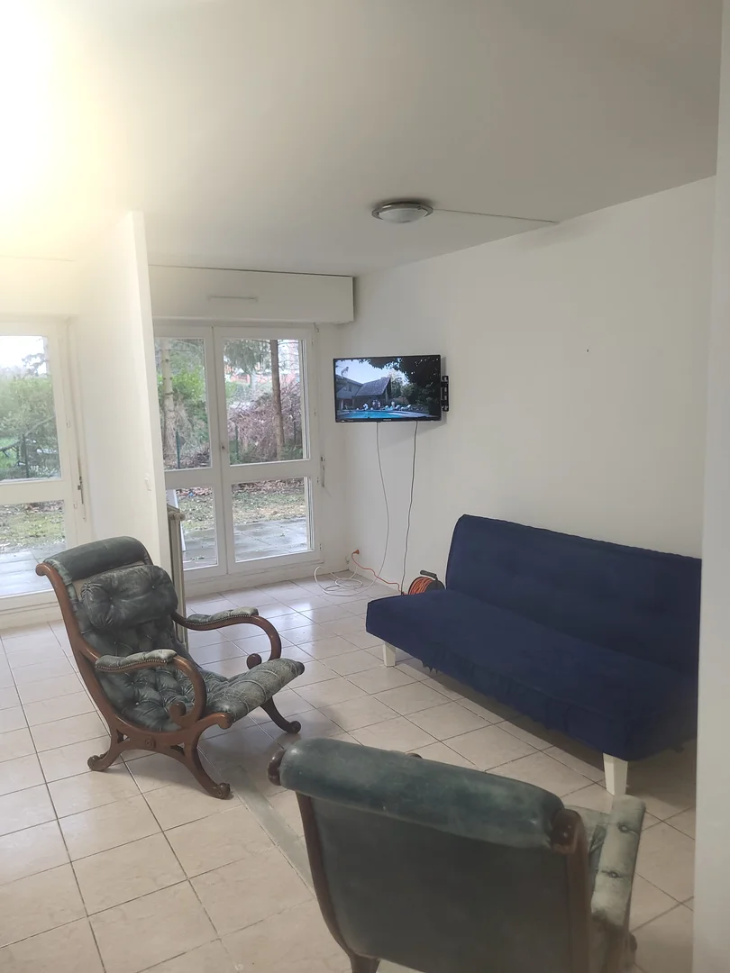 'de etkili düzene sahip minimalist öğrenci stüdyosu