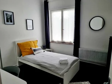 Studio at Rue Saint-Antoine, image 13 of 14