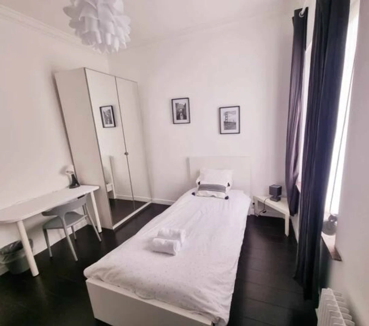 Student-friendly studio with excellent transport links in 