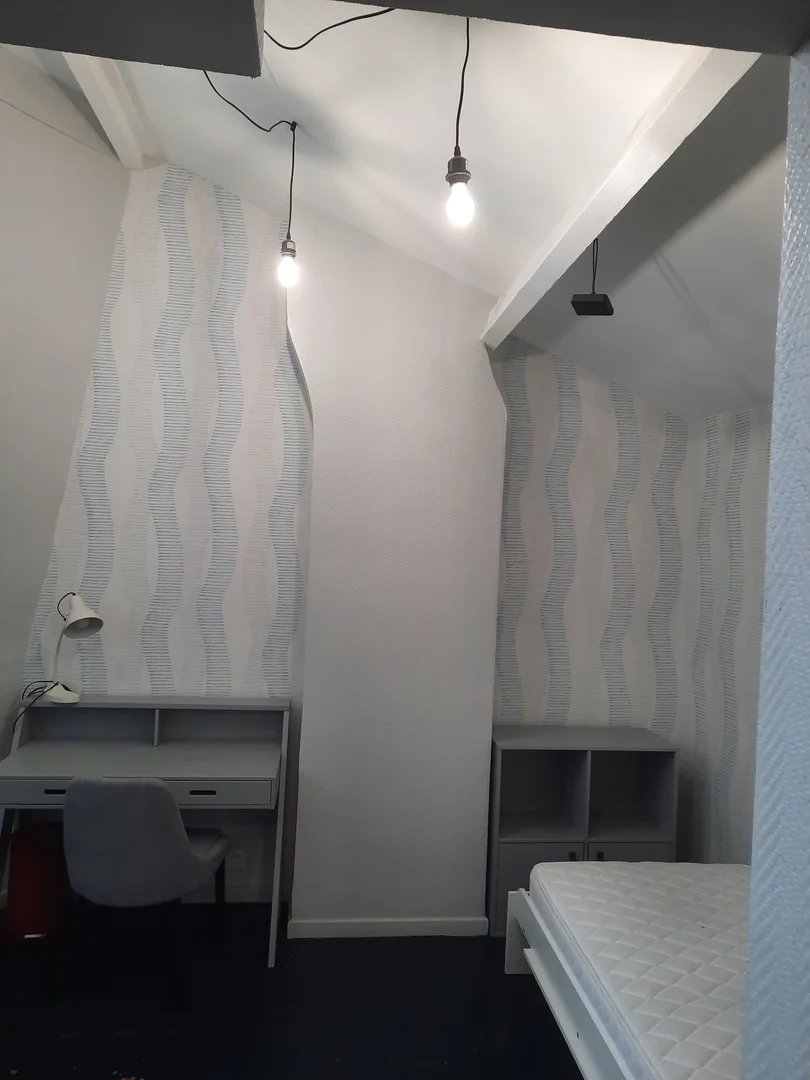 Compact studio apartment ideal for students in 