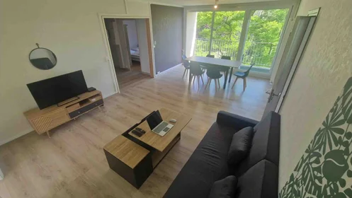 Studio à Rue de la Méditerranée, 51100 Reims, image 1 de 10