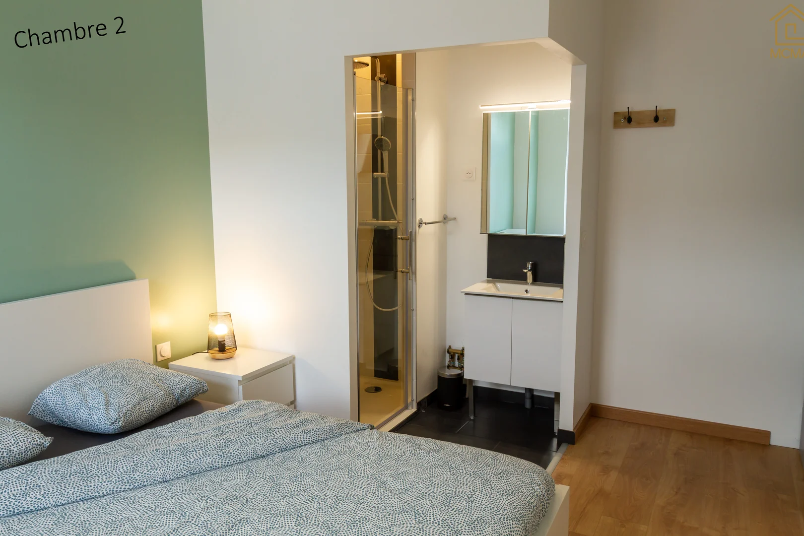 Monolocale minimalista per studenti in  con layout efficiente