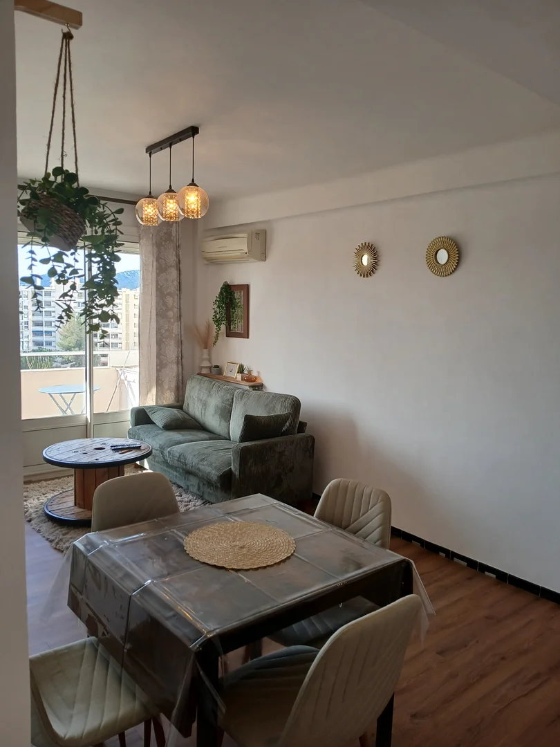 Merkez  öğrenciler için müstakil stüdyo
