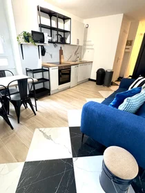 Studio élégant à {area}