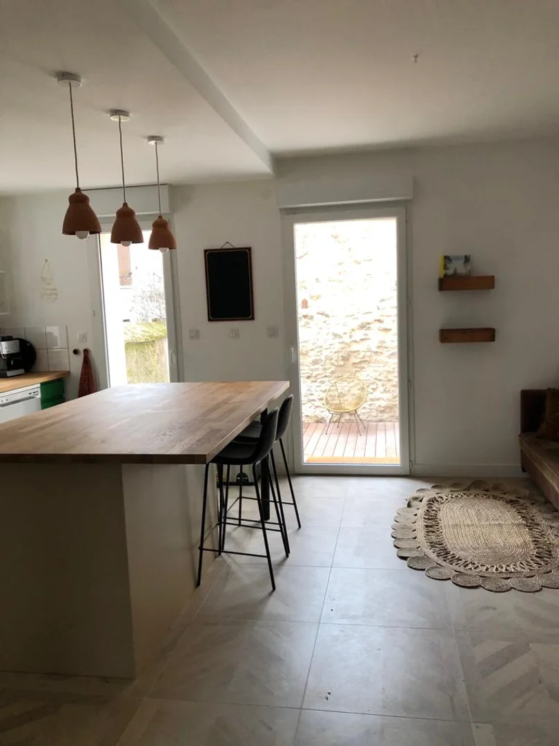 Studio moderne pour étudiants avec toutes les commodités dans