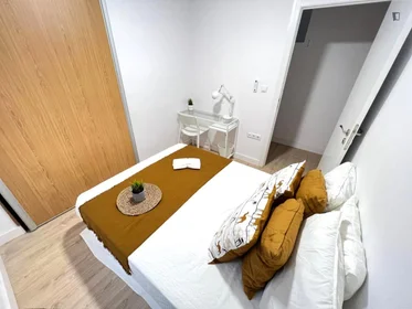 Prywatny pokój Calle Finestrat, obraz 4 24
