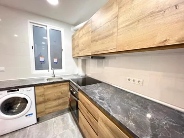 Habitación privada en Calle Finestrat, imagen 14 de 24