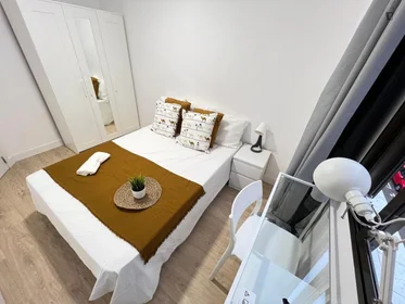 Habitación privada en Calle Finestrat, imagen 4 de 24